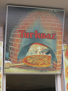 908364 Afbeelding van het uithangbord van de kebabzaak 'Turkuaz' (Amsterdamsestraatweg 230) te Utrecht, met een ...